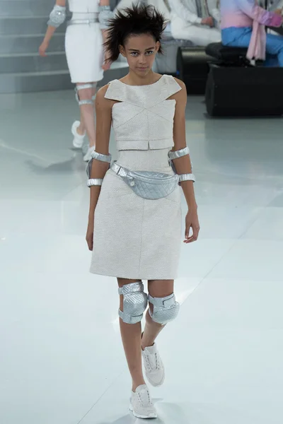Look 7